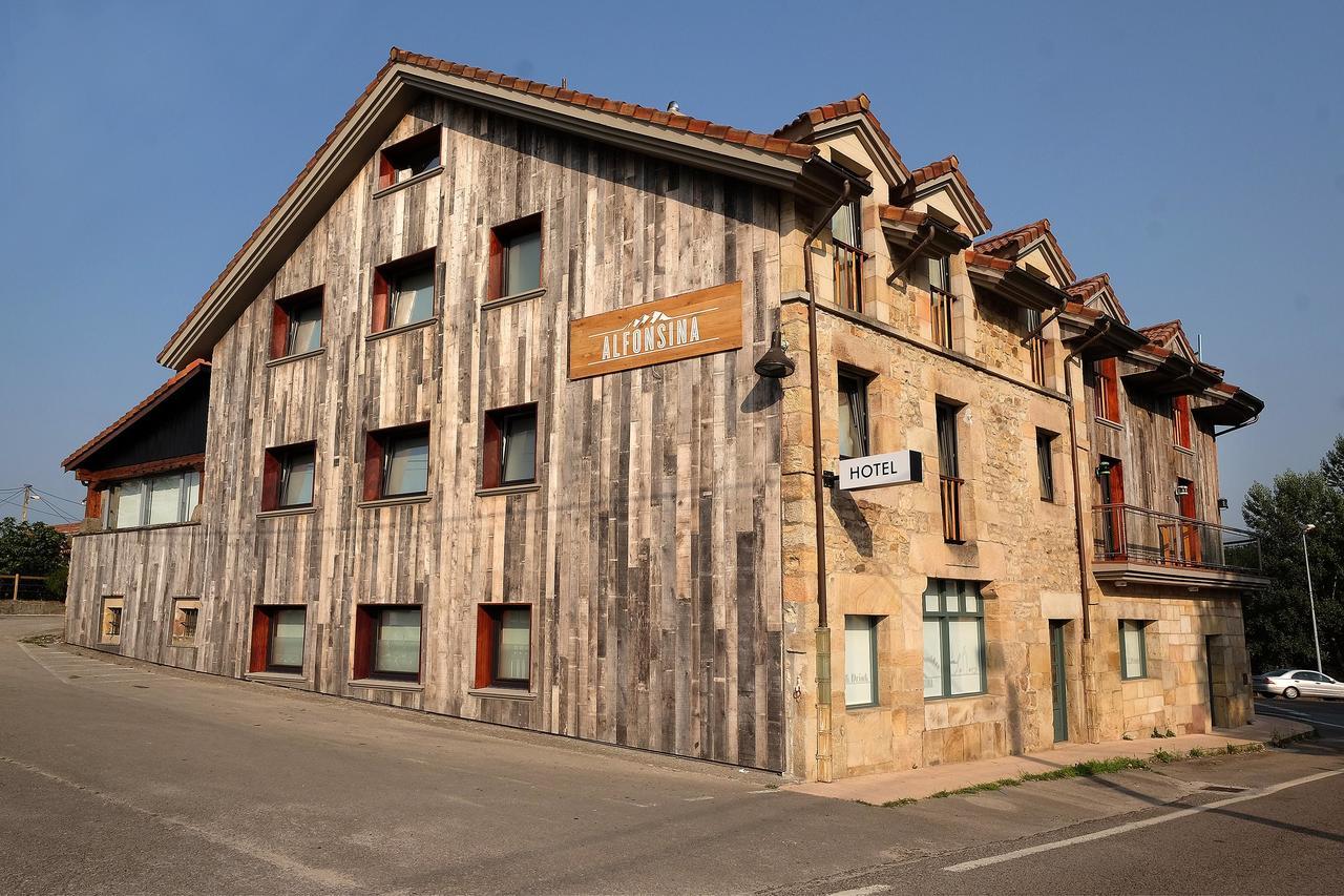 Hotel La Alfonsina Santibanez de Villacarriedo ภายนอก รูปภาพ